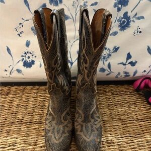 Lucchese women’s 1883 Cowboy Boots-size 9